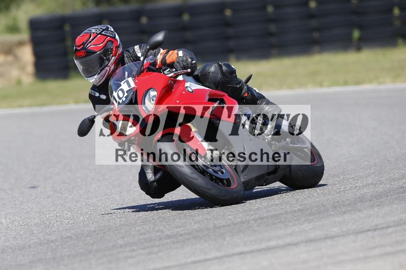 Archiv-2025/48 25.08.2025 Cornu Master School ADR/blau-bleu/101